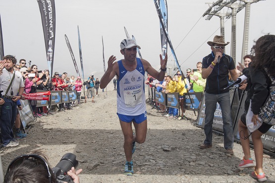 El Mouaziz a su llegada a la meta (SIERRANEVADA.ES)