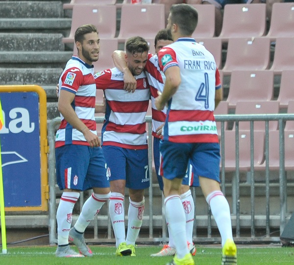 Los jugadores del Granada celebran un tanto anotado en esta pretemporada.