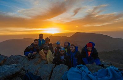 Contemplar el amanecer desde el Veleta es toda una experiencia 