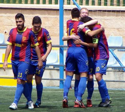 Los azulgranas celebran uno de los tres goles (VANDALIA PELIGROS CF)
