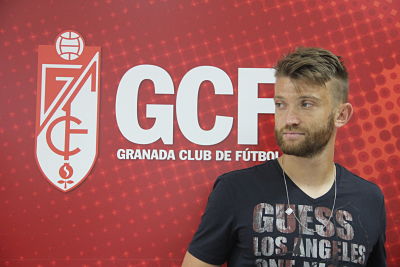 Neuton ha sido presentado como jugador del Granada (GRJ)
