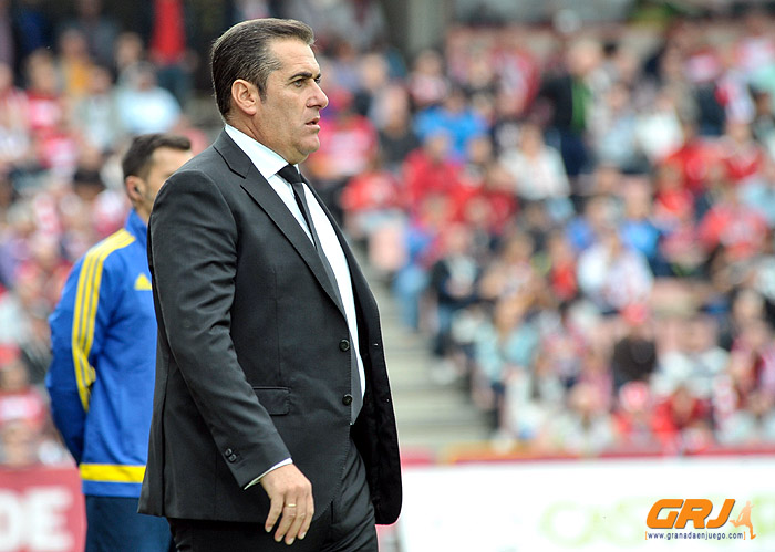 Sandoval durante el Granada-Betis en Los Cármenes (J. M. BALDOMERO)