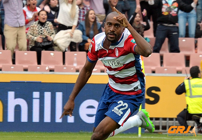 Foulquier celebra su primer tanto como profesional (J. M. BALDOMERO)