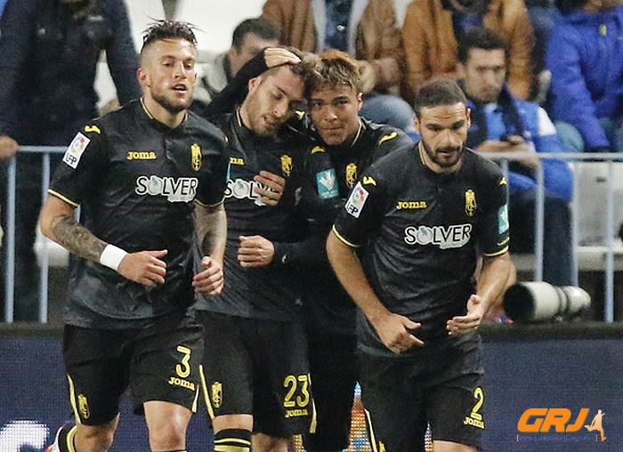 Los nazaríes celebran uno de los tantos en el último duelo ante el Málaga (LOF).