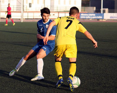 El FC Cubillas frenó la racha de victoria del líder (AT. MONACHIL)