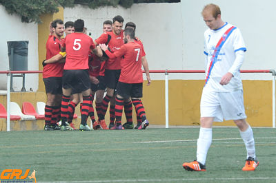 Los jugadores del Cúllar celebran uno de los tantos (BALDOMERO) 