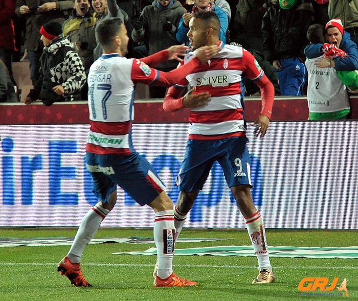 Edgar y El Arabi, celebrando el gol ante el Leganés en Copa. (BALDOMERO)