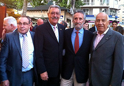 Barrachina (Segundo por la izquierda) en una reciente visita a Granada 