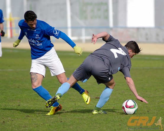 Un lance del partido disputado en la Ciudad Deportiva de Maracena (Vicente Carvajal)