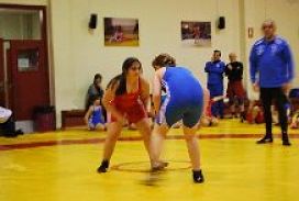 Una de las luchas del torneo 