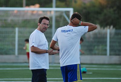 Francis charla con Antonio Montes 