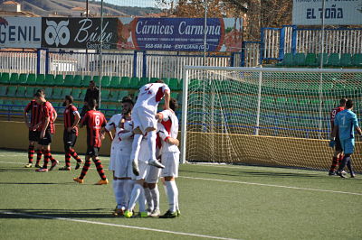 Los accitanos celebran uno de sus seis goles 