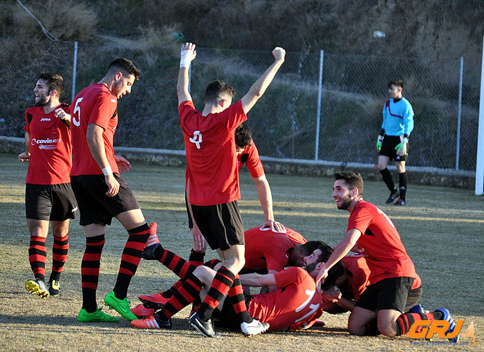 Los jugadores del Cúllar Vega celebrando el último tanto (UBRIC)