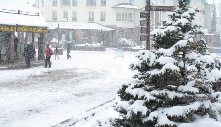 Aspecto de la estación de esquí de Sierra Nevada esta mañana
