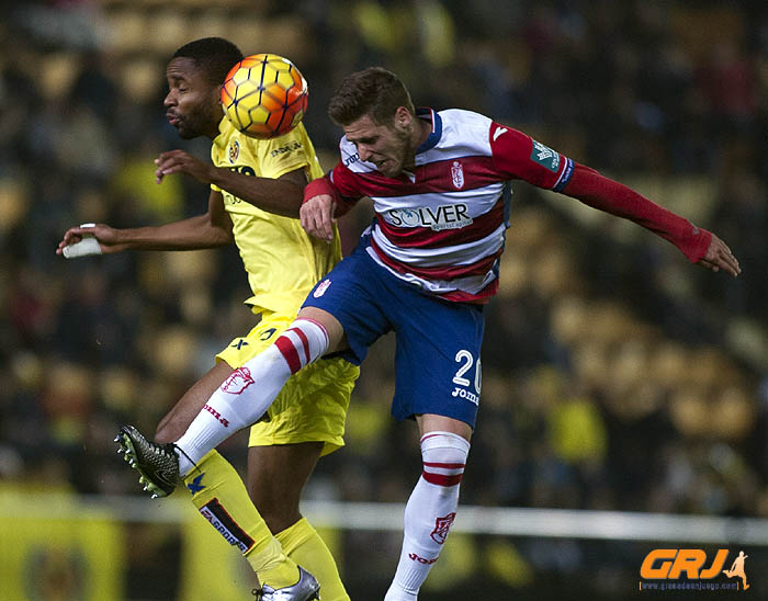 Rubén Pérez en una acción del encuentro ante el Villarreal CF (LOF)