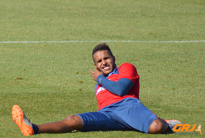 El Arabi tendrá que competir con Barral por un puesto 