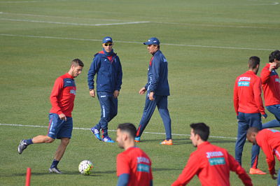 González sigue ajustando al equipo 