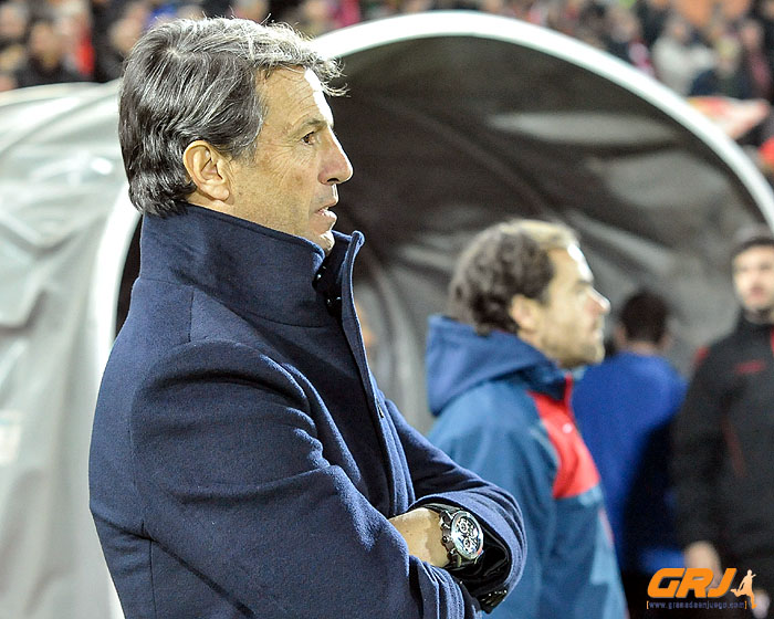 José Gónzalez debutó en Los Cármenes con victoria (J. M. BALDOMERO)