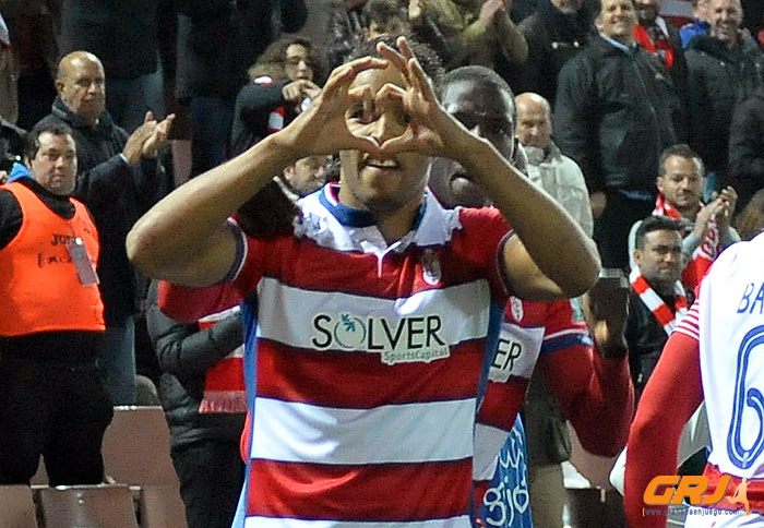 El Arabi volvió a marcar de penalti (JM BALDOMERO)