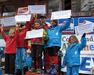 Los campeones andaluces posan con sus premios