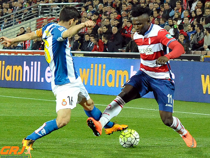 Success en una acción del encuentro ante el RCD Espanyol (J. M. BALDOMERO)