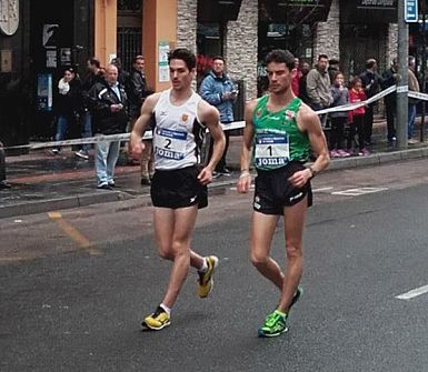 Amezcua y Martín peleando por el triunfo 