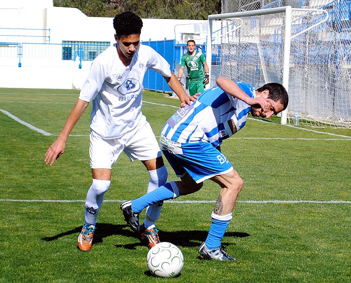 local Alexis trata de zafarse de su marca, el almeriense Donald (MUCHO DEPORTE)