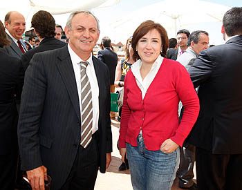 José Julián junto a Sandra García en el almuerzo de patrocinadores