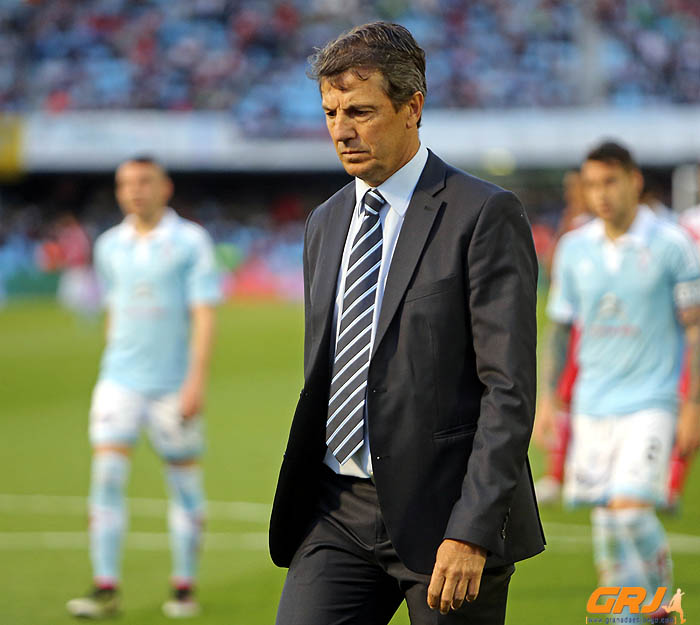 José Fernández se retira cabizbajo del césped de Balaídos (LOF)