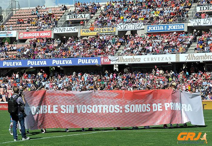 La afición ha acudido en menor medida a Los Cármenes (BALDOMERO)