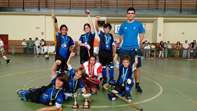 Los benjamines celebran su triunfo 