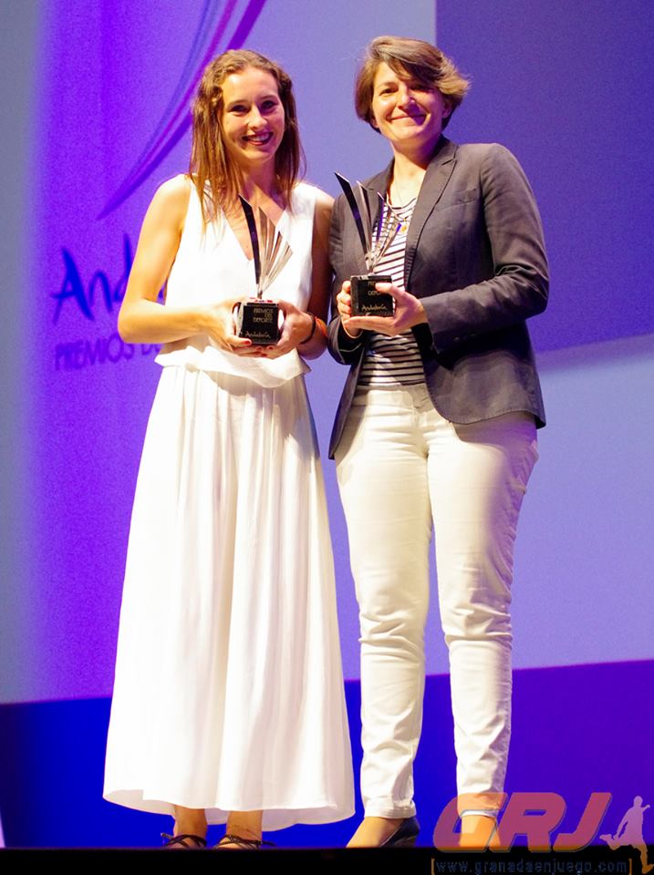 La granadina Mª Jesús Dávila-Ponce recoge su premio (VICENTE CARVAJAL)