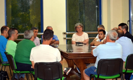 Un momento de la asamblea de socios del Albolote CF (ALBOLOTEINFORMACION.COM)