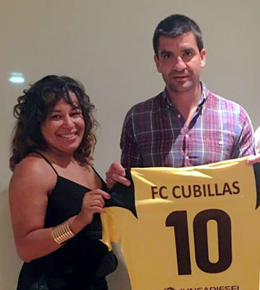 Alexandra Malz, presidenta del FC Cubillas, junto a Rubén Torrecilla