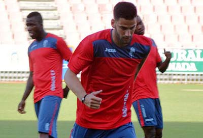 Edgar abandona la concentración de Pinatar Arena