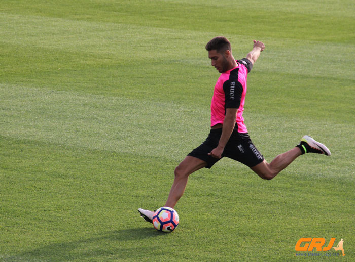 Rochina pone punto y final a su etapa en el Granada 