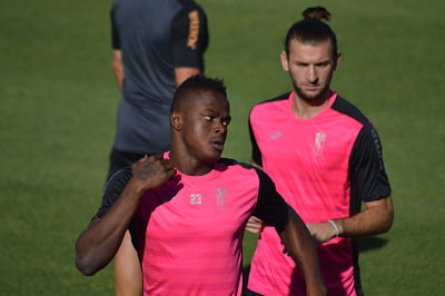 Angulo tendrá que esperar, Gastón, a escena 