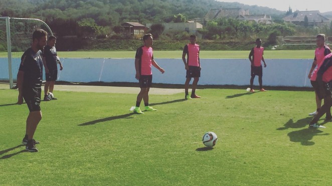 Los jugadores del filial en un entrenamiento (GRANADA CF)