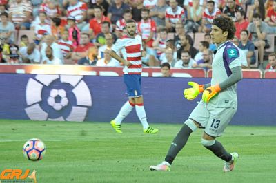 Ochoa cumplió en su debut  (JM BALDOMERO)