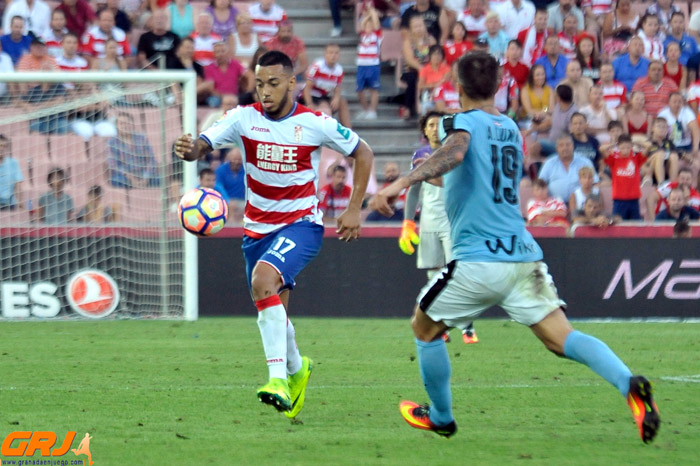 Vezo en una acción del encuentro ante el conjunto armero (BALDOMERO)