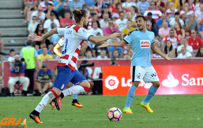 Gastón Silva jugó de central ante la SD Eibar (J. M. BALDOMERO)