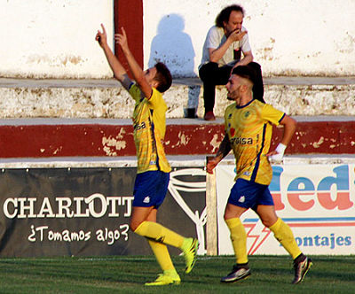 Jorge Vela celebra el tanto del triunfo ante el Martos (ANA TEBA)