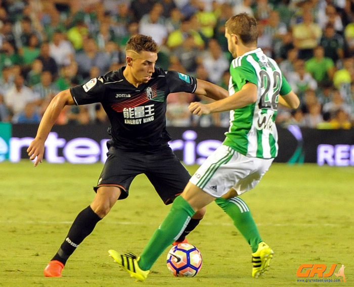 Ezquiel Ponce falló un penalti a favor de los rojiblancos en la recta final (LOF)