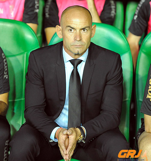 Paco Jémez en el banquillo del Villamarín (LOF)