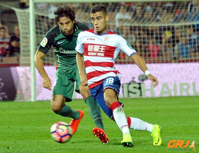 Andreas Pereira en una acción del encuentro ante el Athletic (J. M. BALDOMERO)