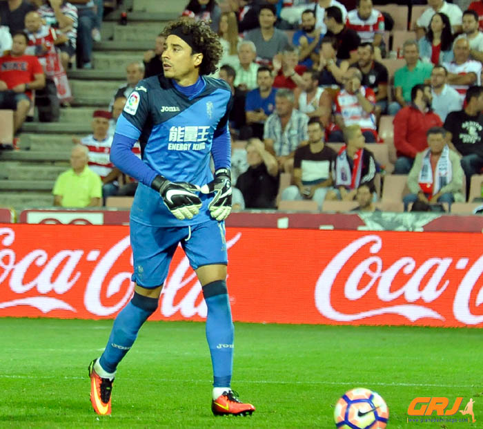 Ochoa durante un momento del encuentro ante el Athletic (J. M. BALDOMERO)