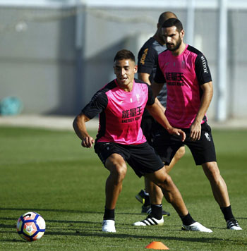 Lombán ya entrena al mismo ritmo que el resto (GRANADA CF)