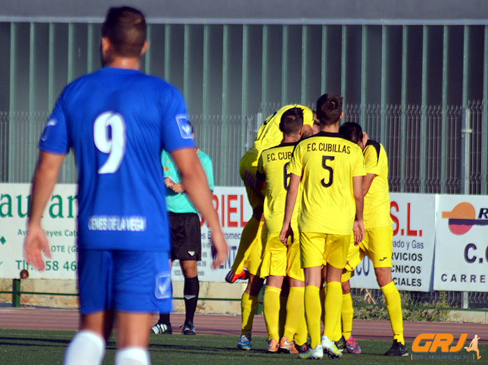 Los jugadores del FC Cubillas celebran el segundo tanto ante el Cenes (GRJ)