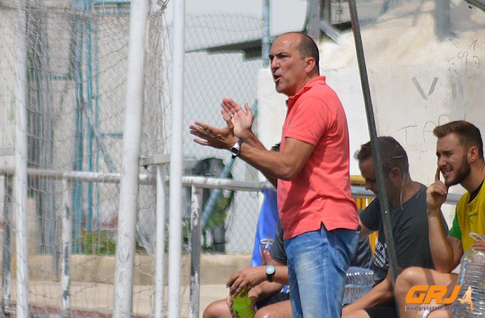 Francis Cascales en un partido con el CD Huétor Vega (LÁZARO)