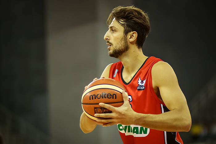 Carlos de Cobos, jugador del Coviran Granada (FERMÍN RODRÍGUEZ)